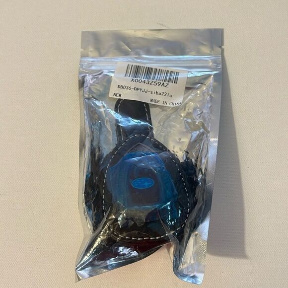 Subaru Logo Sunglass Holder for Car Black PU Leather NWT - Picture 8 of 8